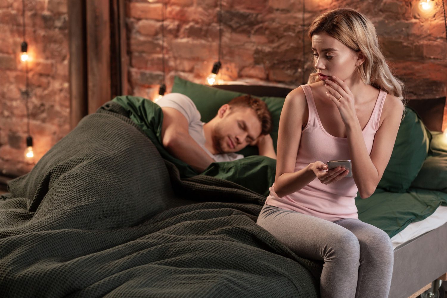 7 Characteristics Of A Cheating Woman (Red Flags You Must Know) 32 8 Characteristics Of A Cheating Woman (Red Flags You Must Know)