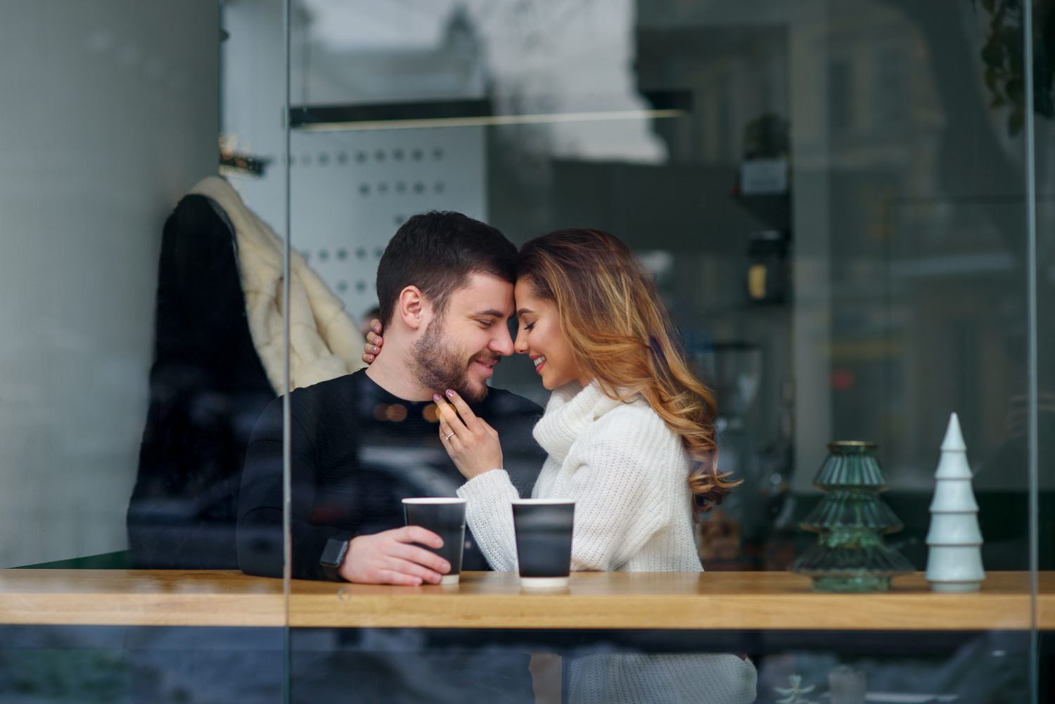 The 7 Crucial Do’s And Don’ts Of Dating A Co-Worker 32 The 7 Crucial Do’s And Don’ts Of Dating A Co-Worker