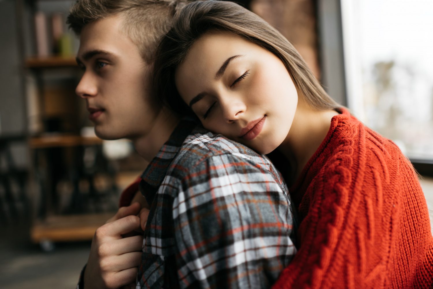 How To Make A Woman Want You Back (Proven Psychological Strategies) 35 How To Make A Woman Want You Back (Proven Psychological Strategies)