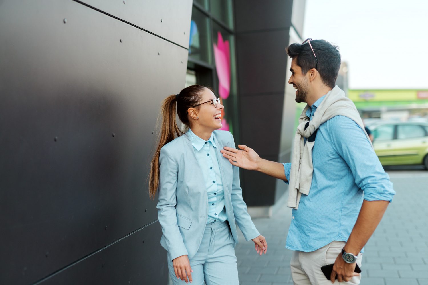 How To Keep The Conversation Going With A Woman (The Echo Effect Trick) 32 How To Keep The Conversation Going With A Woman (The Echo Effect Trick)