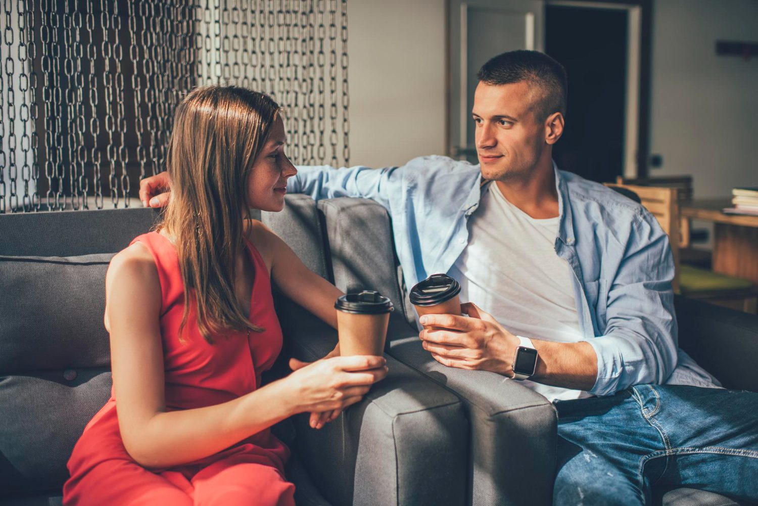 What Do Women Like To Talk About With Men? (Use The “Mode Mirror” Technique) 32 What Do Women Like To Talk About With Men? (Use The “Mode Mirror” Technique)