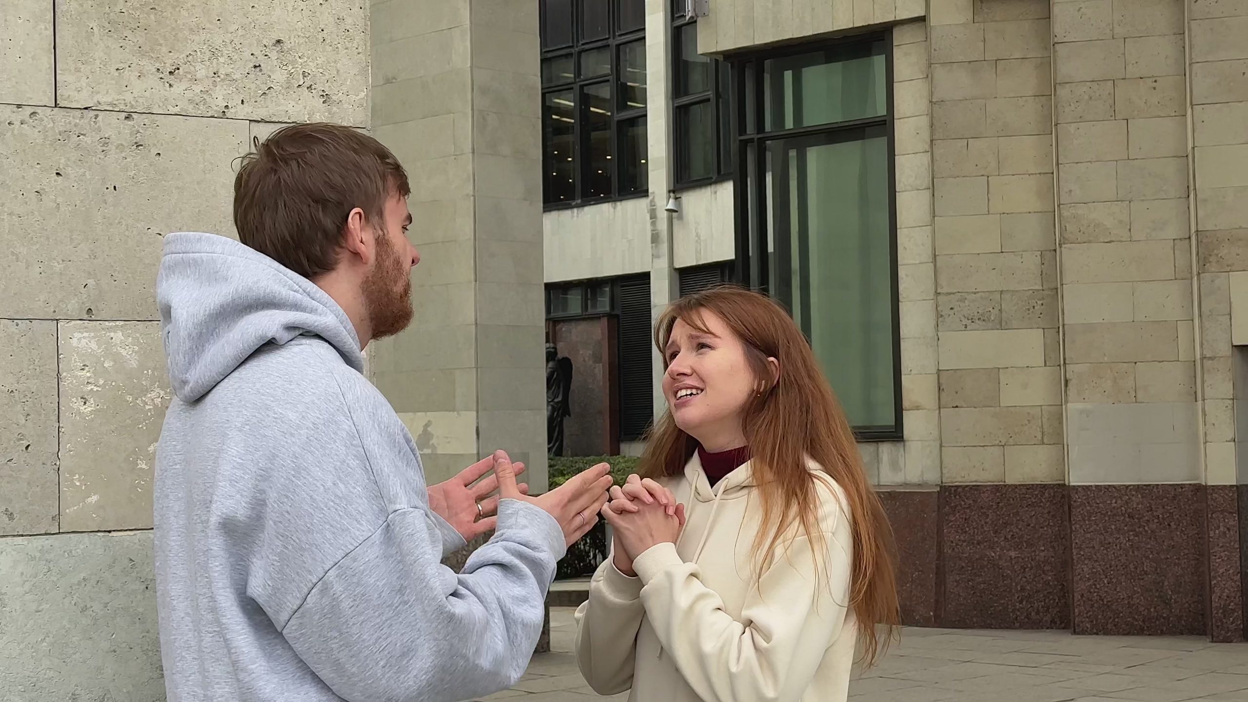 How To Keep The Conversation Going With A Woman (The Echo Effect Trick) 36 How To Keep The Conversation Going With A Woman (The Echo Effect Trick)