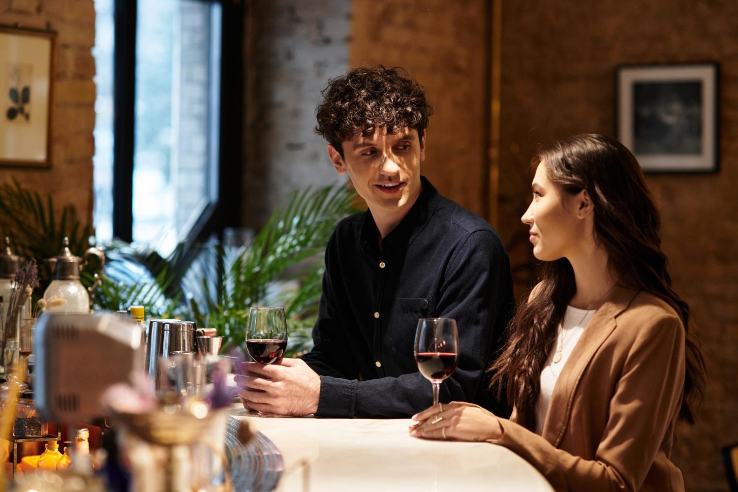 Counter-Intuitive Dating Magic — Why Doing Less Often Attracts More 19 Counter-Intuitive Dating Magic — Why Doing Less Often Attracts More