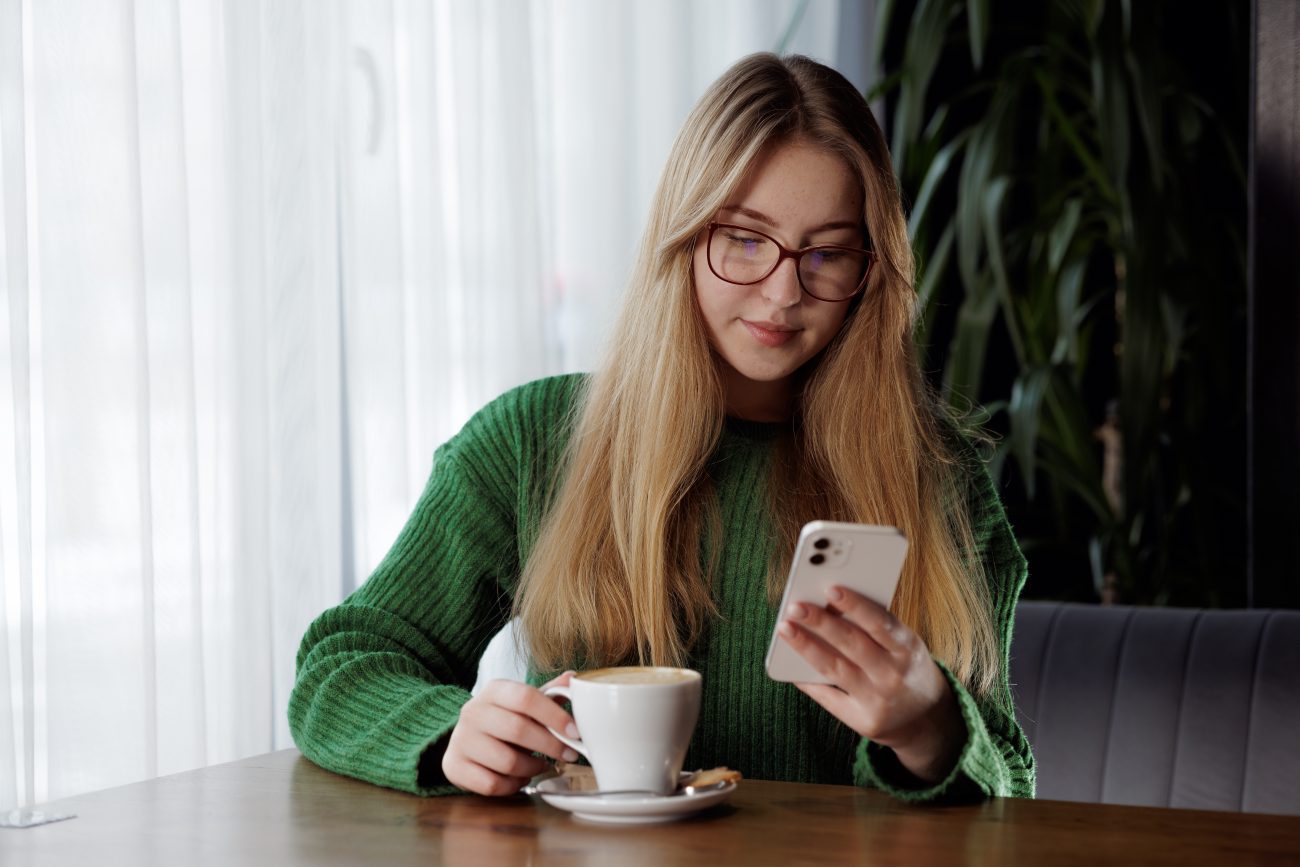 How To Intrigue A Woman Over Text (Powerful Examples &Amp; Scripts) 21 How To Intrigue A Woman Over Text (Powerful Examples &Amp; Scripts)