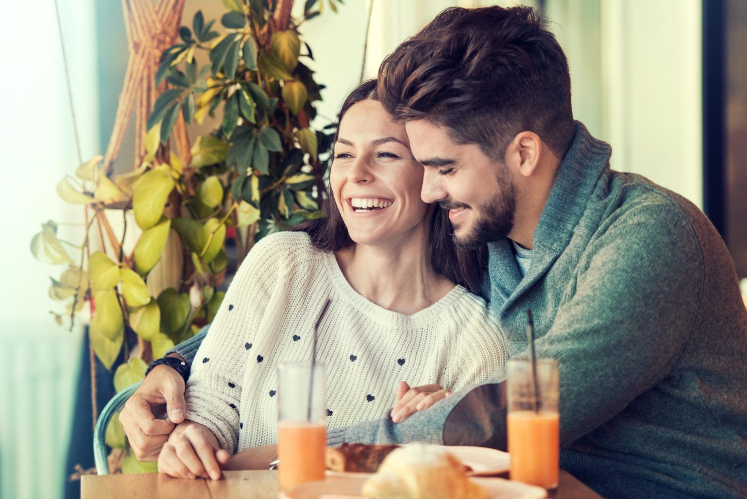 How To Be More Interesting On Dates — Even If You Think You’re “Boring” 25 How To Be More Interesting On Dates — Even If You Think You’re “Boring”