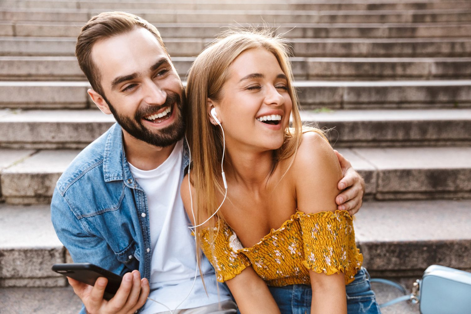 20 Brutal Signs You’re Deep In The Friend Zone (And Don’t Even Know It) 52 20 Brutal Signs You’re Deep In The Friend Zone (And Don’t Even Know It)