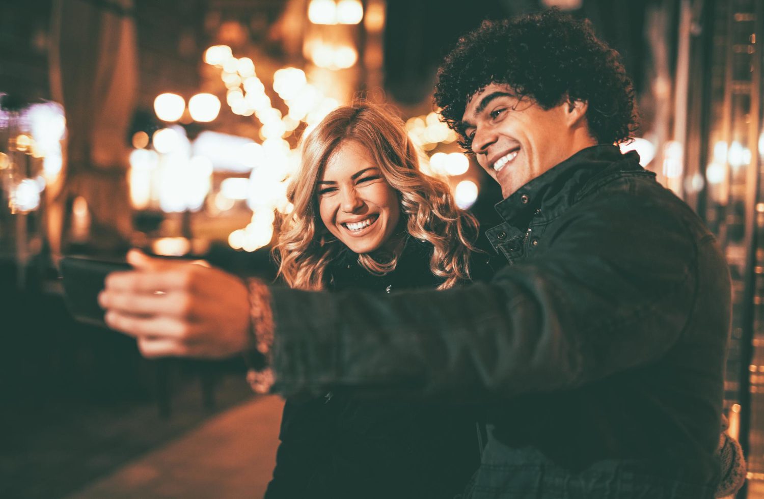 20 Brutal Signs You’re Deep In The Friend Zone (And Don’t Even Know It) 56 20 Brutal Signs You’re Deep In The Friend Zone (And Don’t Even Know It)