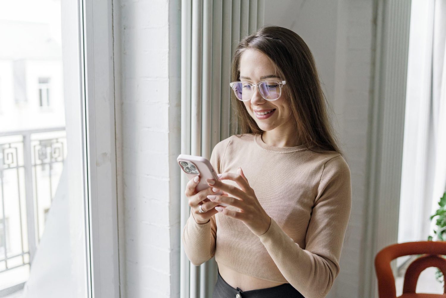 Flirty Texting With Women — What To Say To Spark Desire And Keep Her Hooked 32 Flirty Texting With Women — What To Say To Spark Desire And Keep Her Hooked
