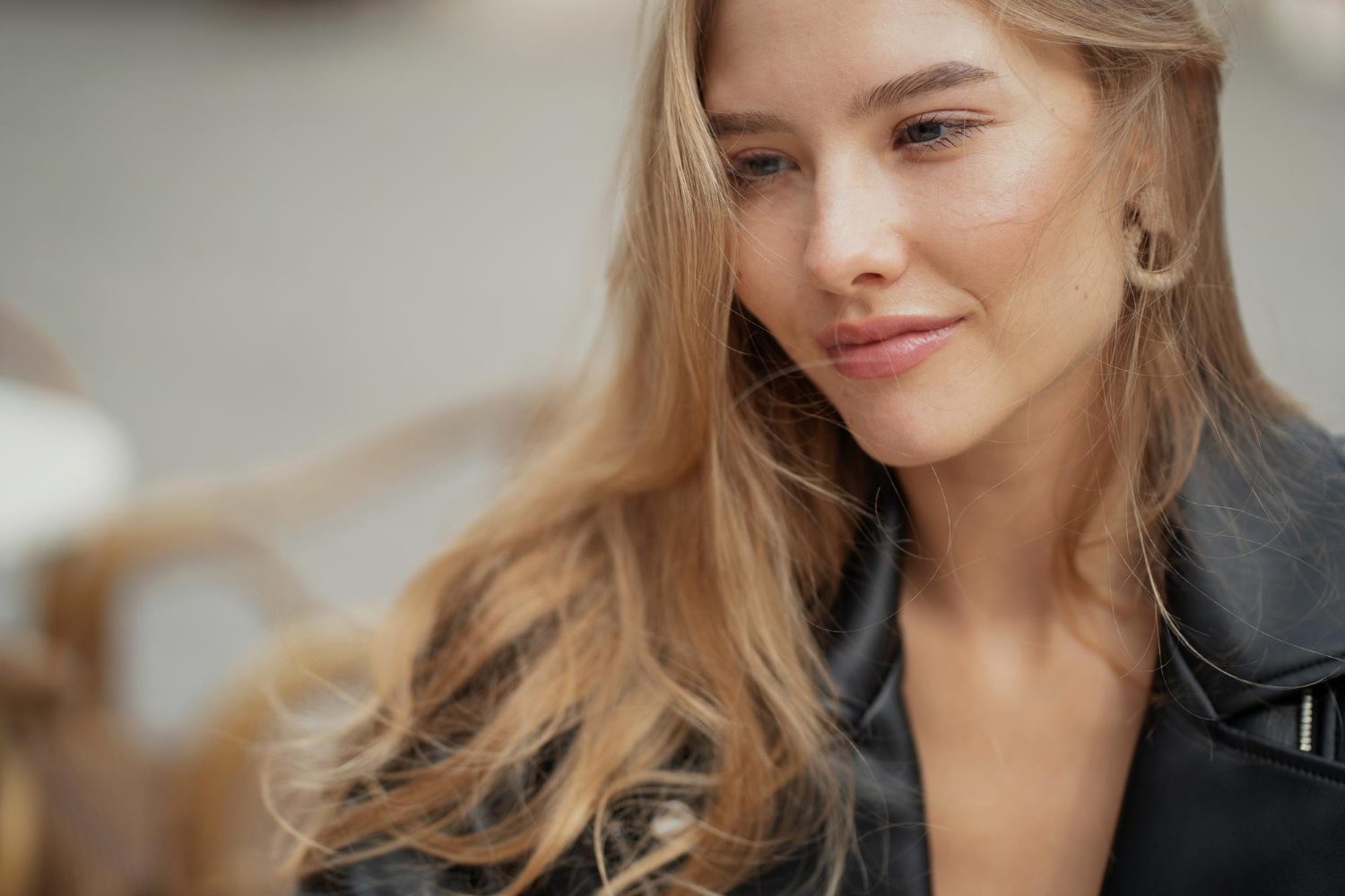 Can’t Stop Thinking About Her Beauty? Here’s How To Break The Spell And Regain Clarity 29 Can’t Stop Thinking About Her Beauty? Here’s How To Break The Spell And Regain Clarity