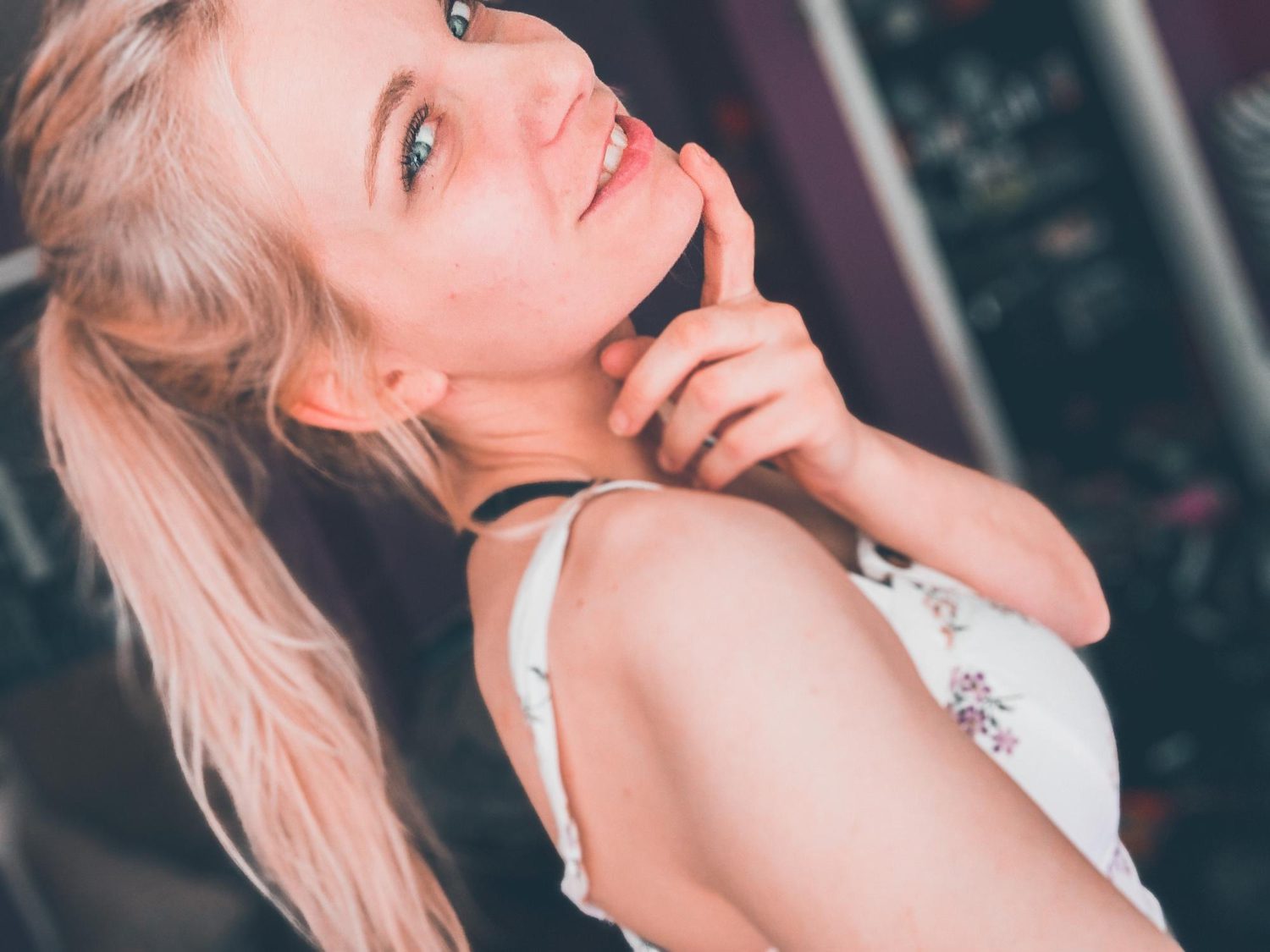 Can’t Stop Thinking About Her Beauty? Here’s How To Break The Spell And Regain Clarity 27 Can’t Stop Thinking About Her Beauty? Here’s How To Break The Spell And Regain Clarity
