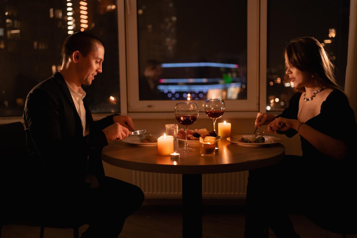 First Date After A Breakup — How To Show Up Without Emotional Baggage 33 First Date After A Breakup — How To Show Up Without Emotional Baggage