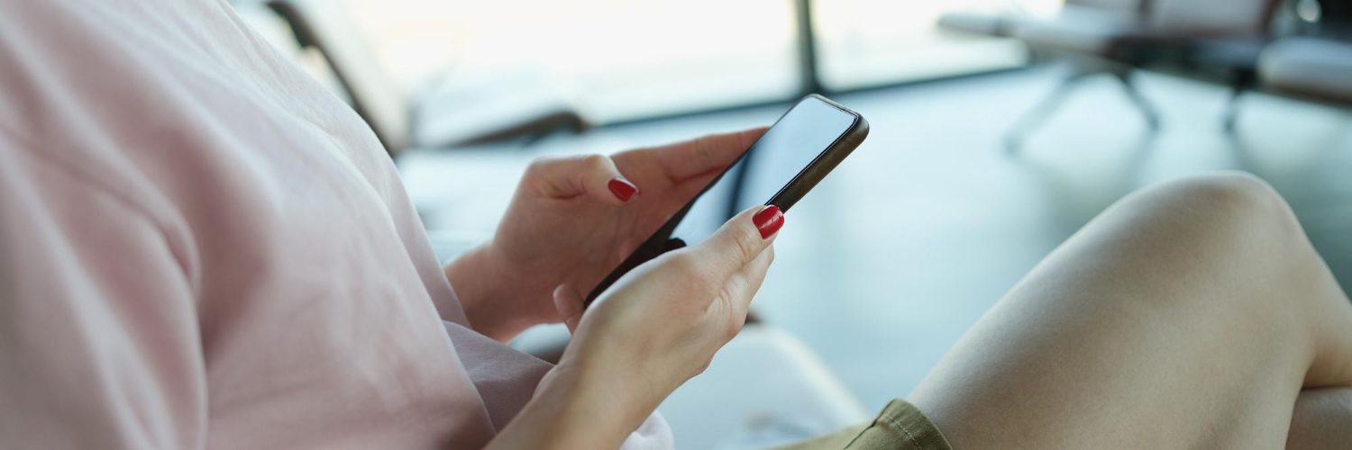 What To Text Someone Who’s Pushing You Away — Without Sounding Weak 29 What To Text Someone Who’s Pushing You Away — Without Sounding Weak