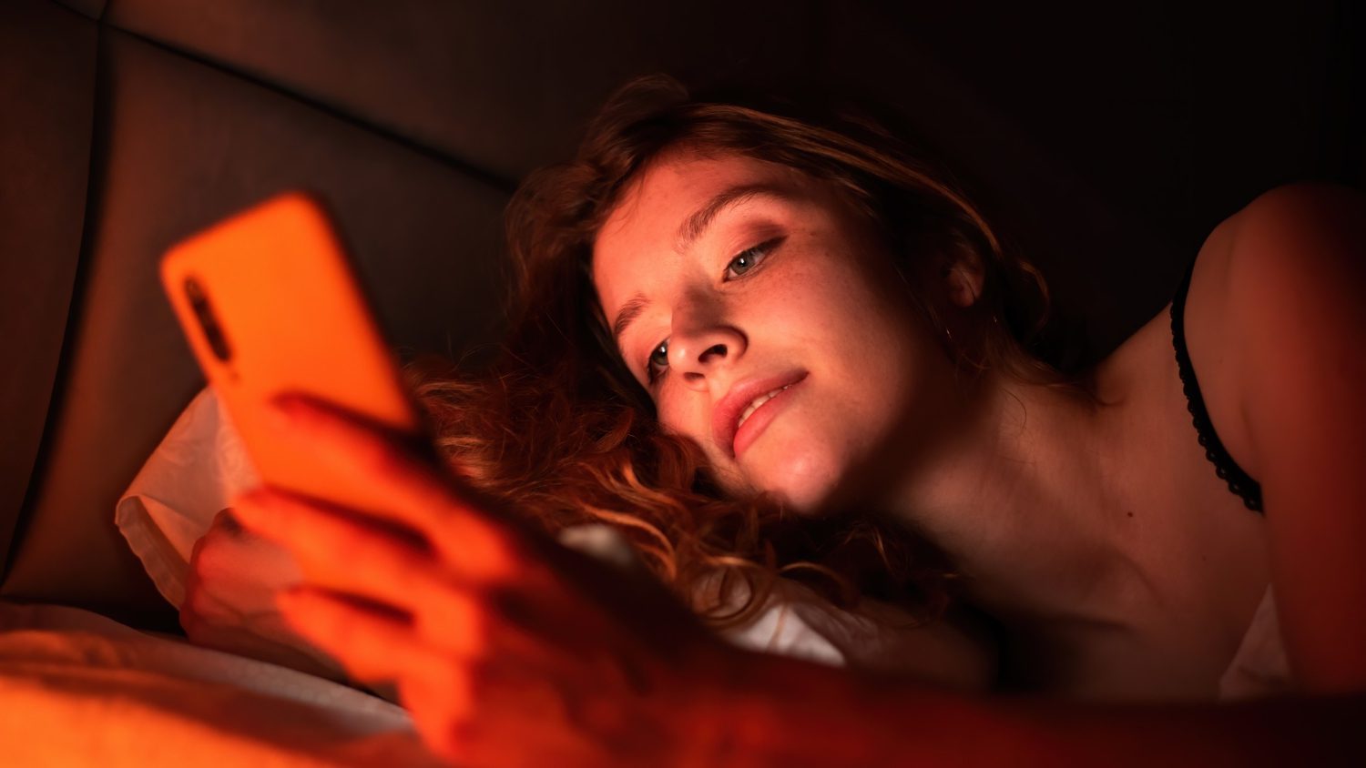 How To Text A Girl After Getting Her Number (Without Sounding Like Every Other Guy 54 How To Text A Girl After Getting Her Number (Without Sounding Like Every Other Guy