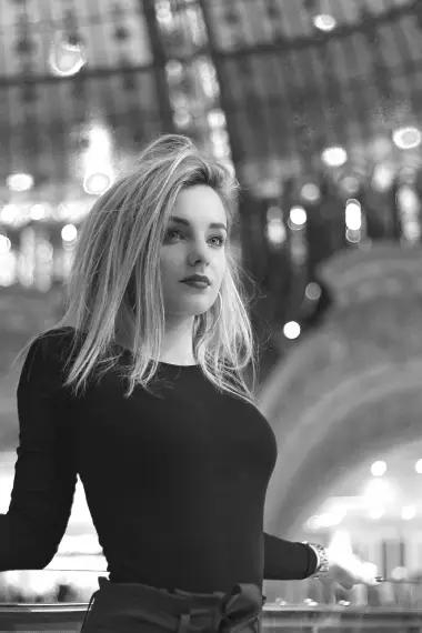 Girls With Daddy Issues: Black And White Perspectives 67 Signs Of Emotional Patterns In Women With Daddy Issues