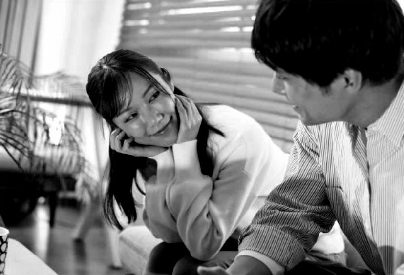 Master Barnum Statements For Stronger Emotional Connections 63 Man Subtly Guiding Conversation With A Woman, Illustrating The Power Of Barnum Statements In Creating Emotional Connection And Intrigue