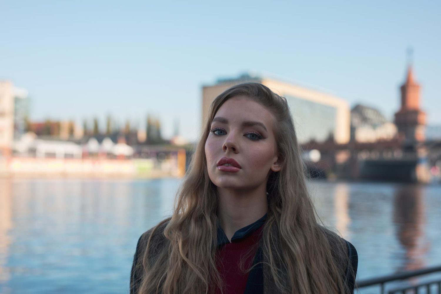 Signs A Girl Is Inexperienced (But Secretly Curious About You) 34 Signs A Girl Is Inexperienced (But Secretly Curious About You)