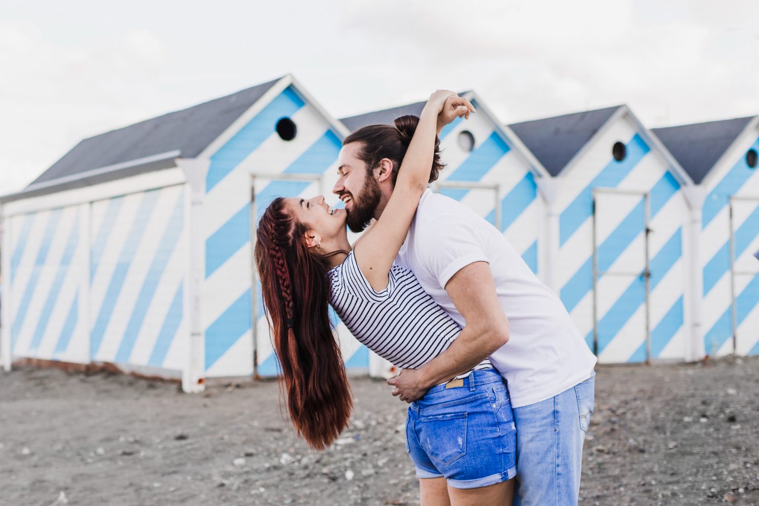 8 Psychological Reasons You Attract Gold Diggers — And How To Stop The Pattern 42 8 Psychological Reasons You Attract Gold Diggers — And How To Stop The Pattern