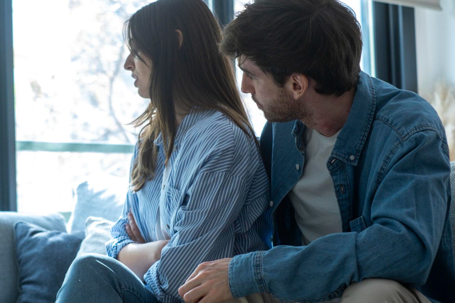 How To Deal With Insecure Women (Without Losing Your Mind) 32 How To Deal With Insecure Women (Without Losing Your Mind)