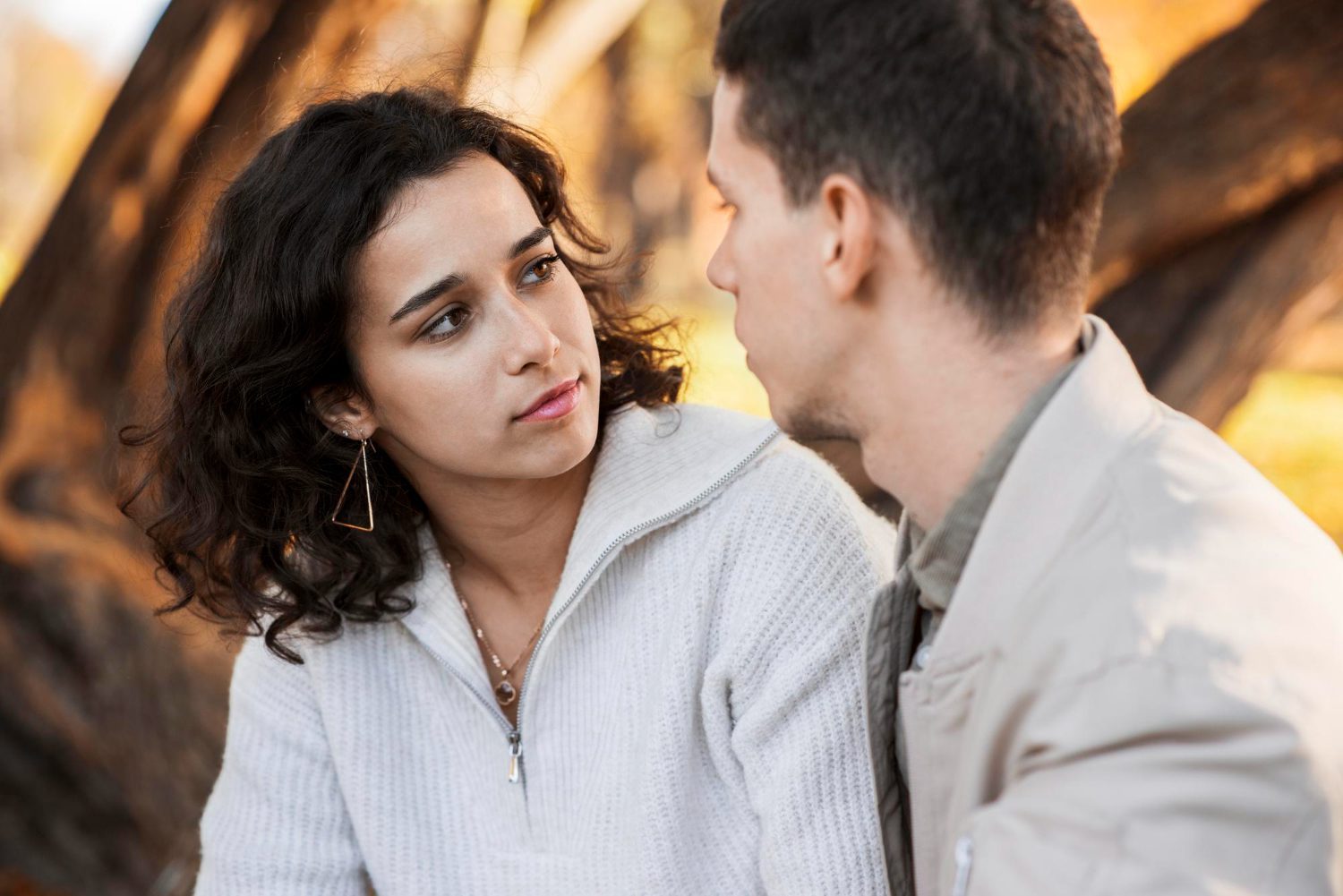 13 Clear Signs A Married Woman Is Secretly In Love With You 10 13 Clear Signs A Married Woman Is Secretly In Love With You