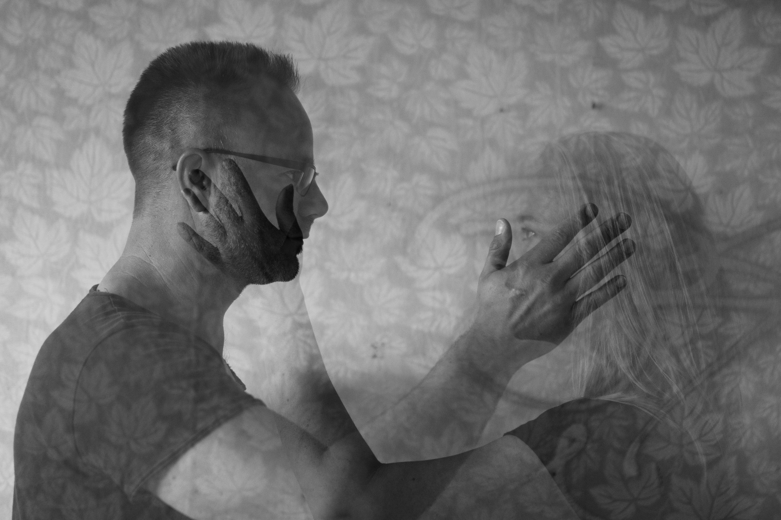 13 Clear Signs Your Long-Term Relationship Is Definitely Over 15 Clear Signs Your Long-Term Relationship Is Definitely Over