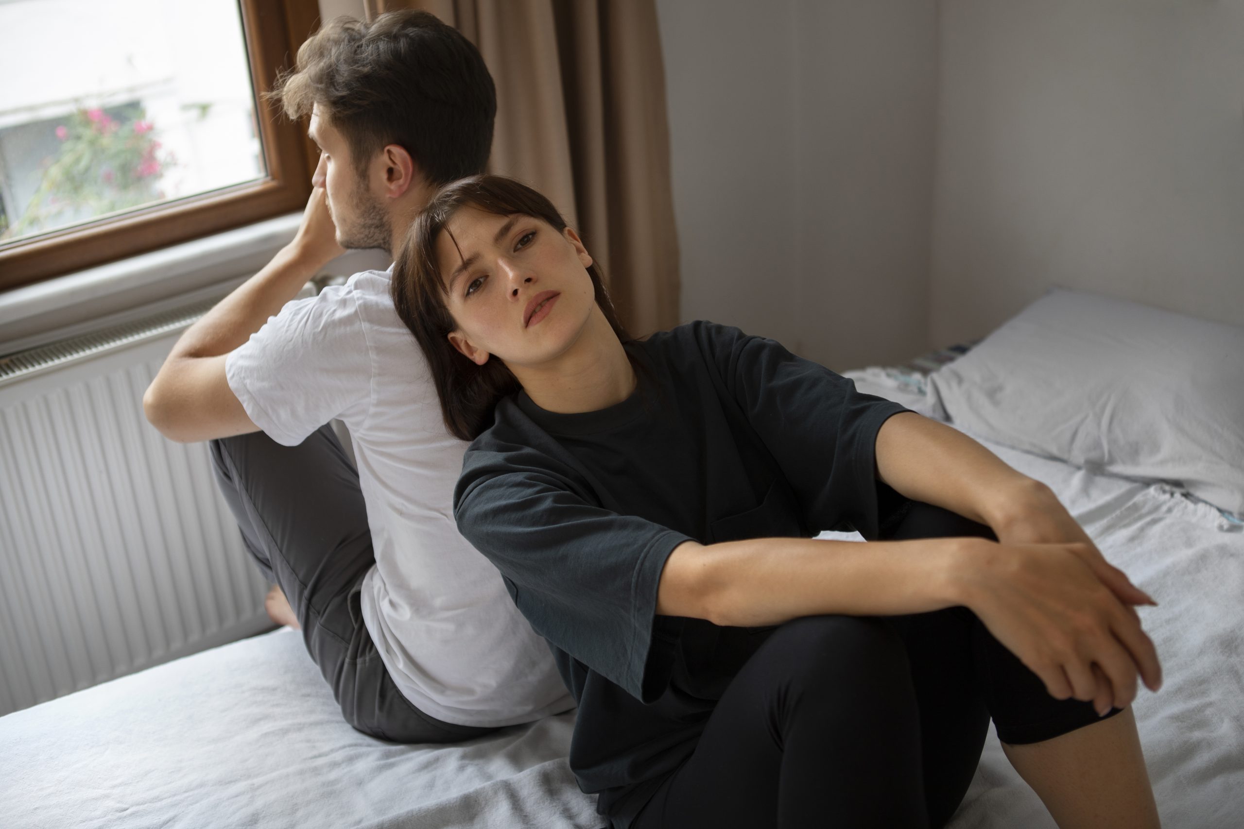 Why Do Relationships Become Toxic? (10 Powerful Reasons Explained) 12 Couple Arguing Each Other In Living Room At Home