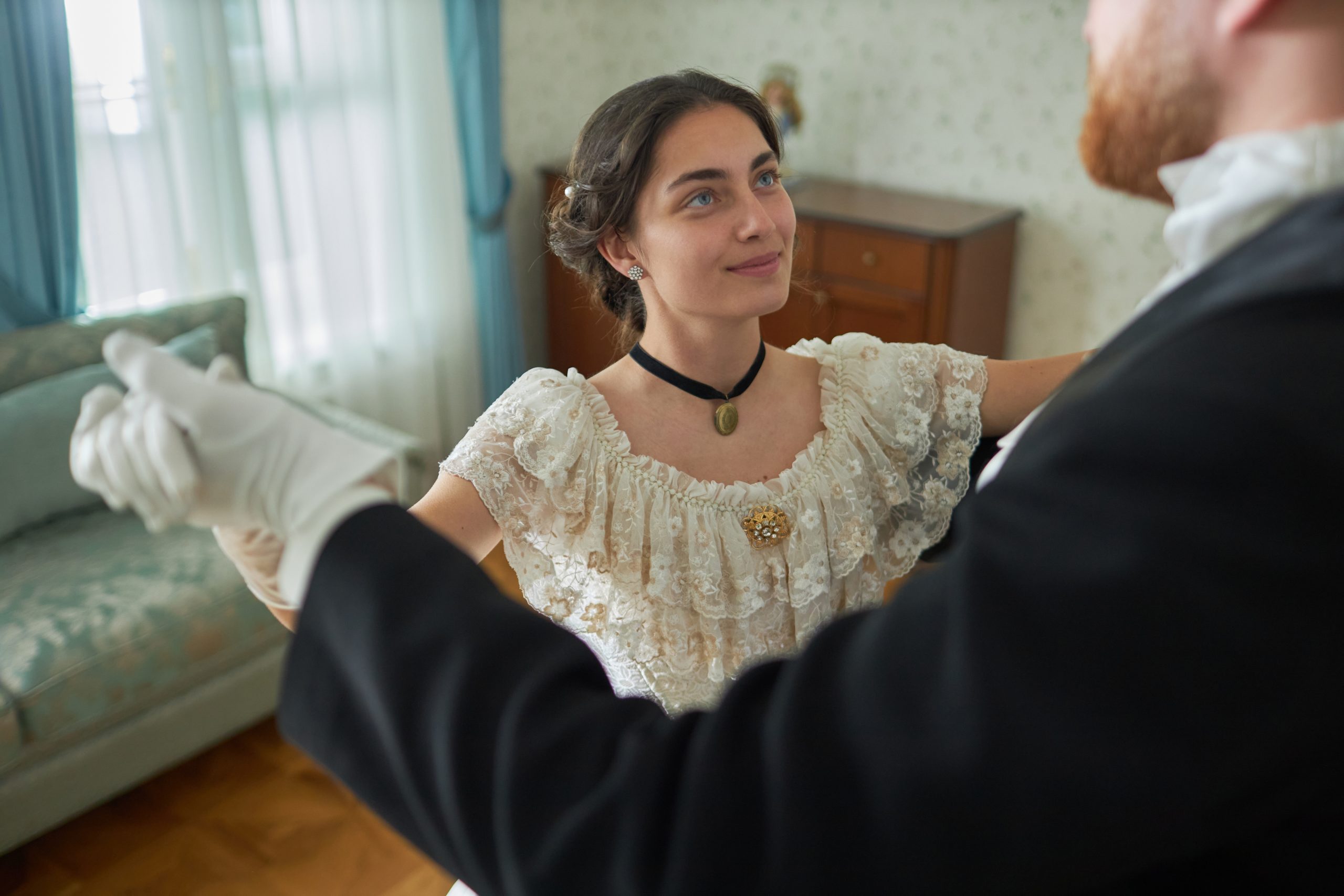 13 Critical Things You Must Know Before Having An Affair With A Married Woman 24 Smiling Lady Enjoying Waltz With Gentleman Scaled