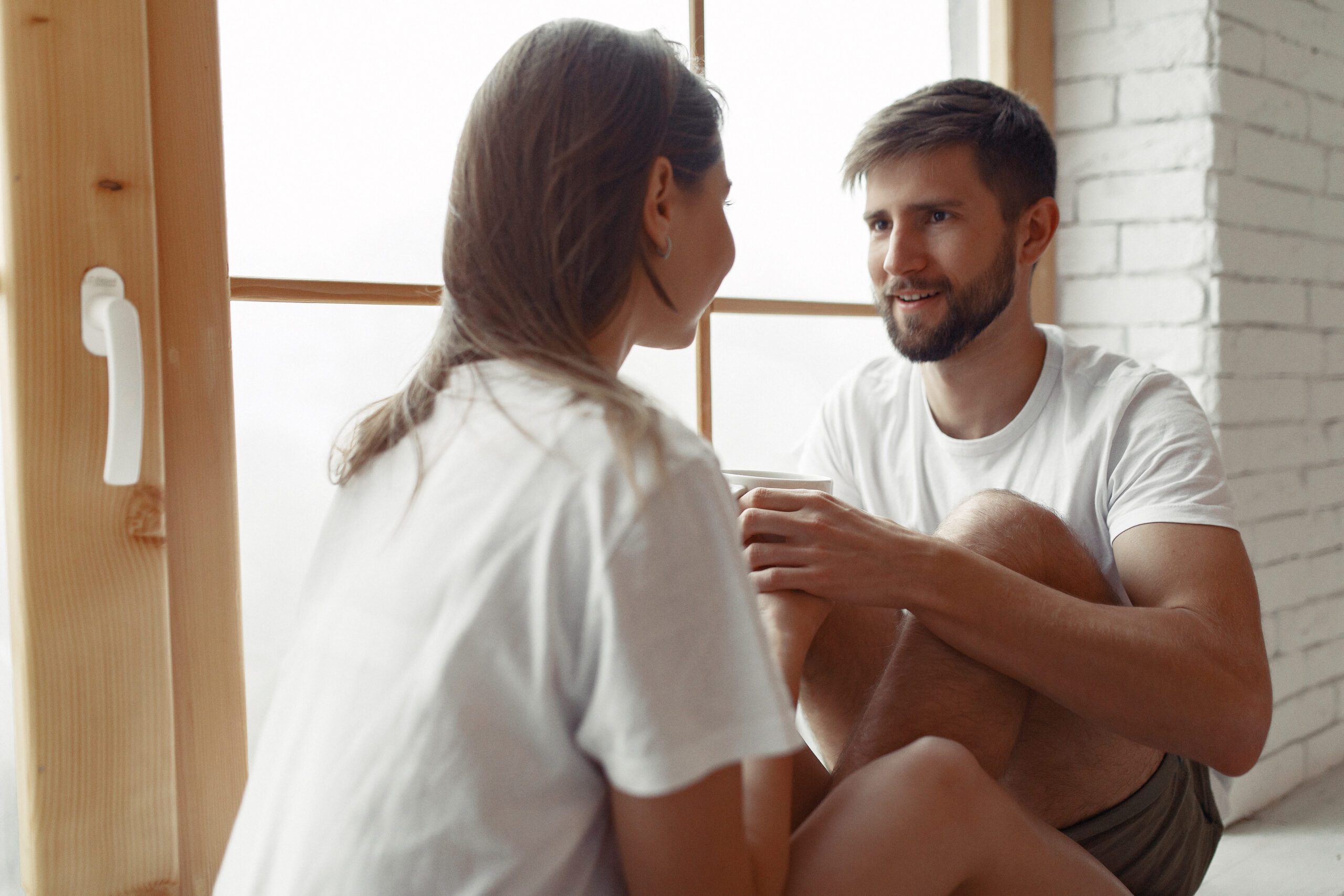 Does She Care About Me? 7 Signs She Truly Does (Or Doesn'T) 21 Does She Care About Me? 7 Signs She Truly Does (Or Doesn'T)