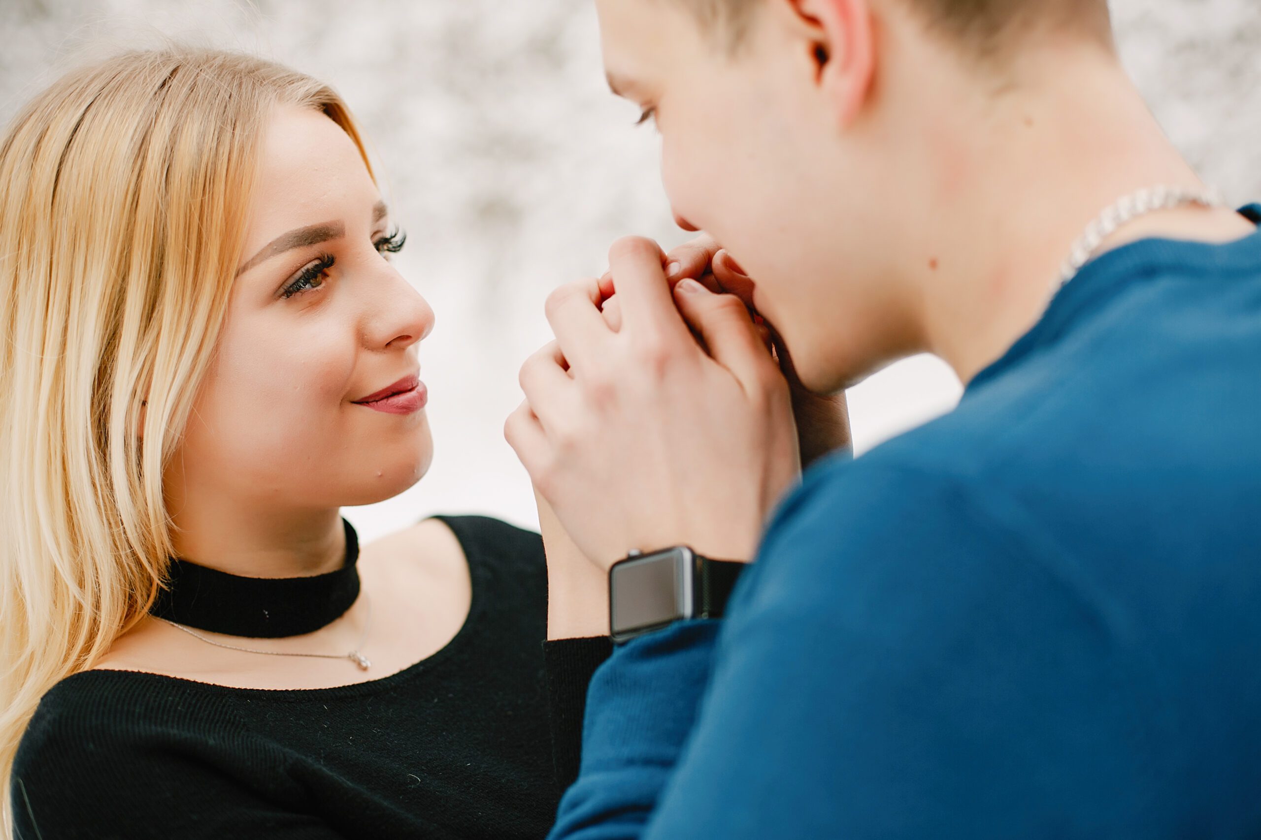 Does She Care About Me? 7 Signs She Truly Does (Or Doesn'T) 22 Does She Care About Me? 7 Signs She Truly Does (Or Doesn'T)