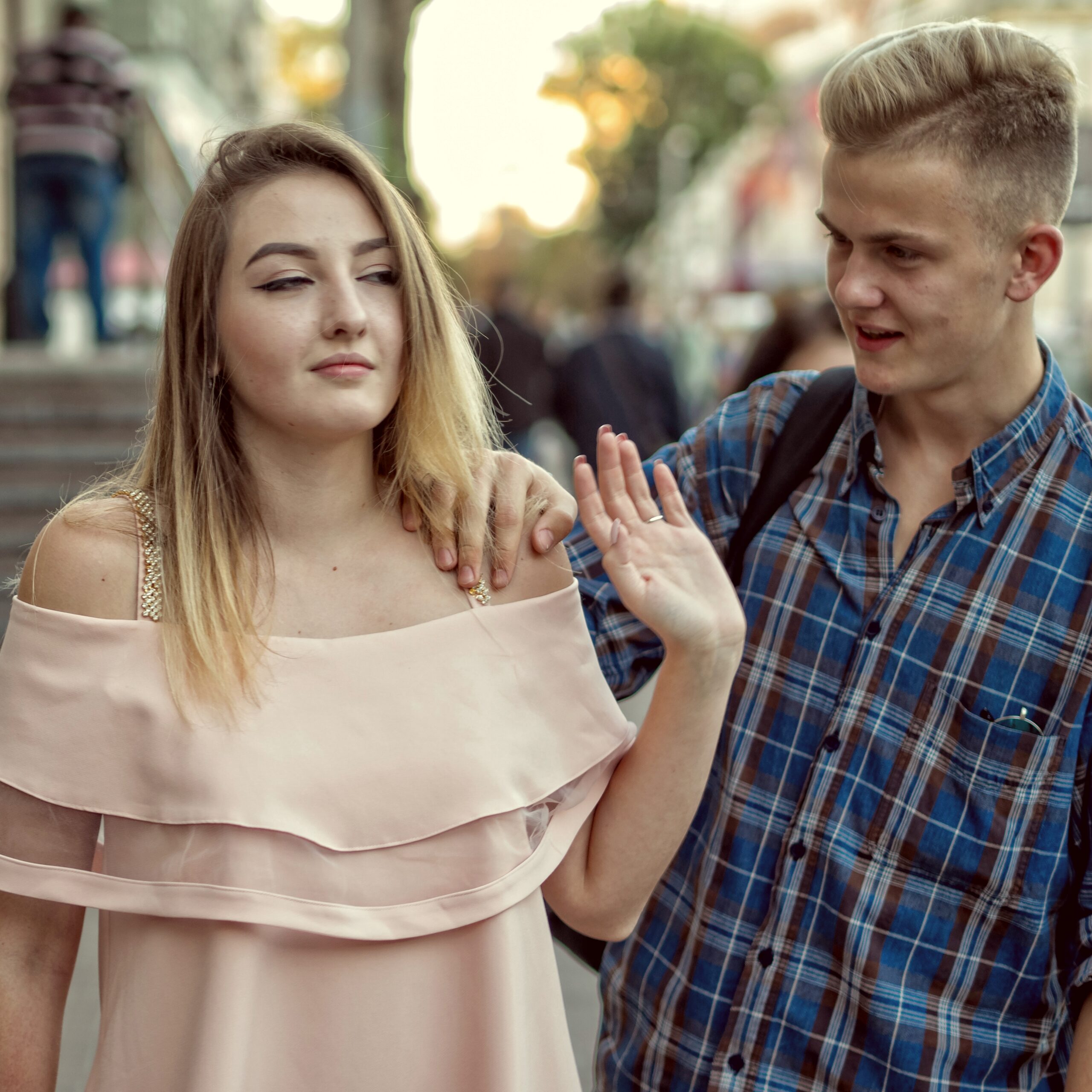 Should You Compete For A Woman’s Attention? Why Alpha Men Never Do 19 Should You Compete For A Woman’s Attention? Why Alpha Men Never Do