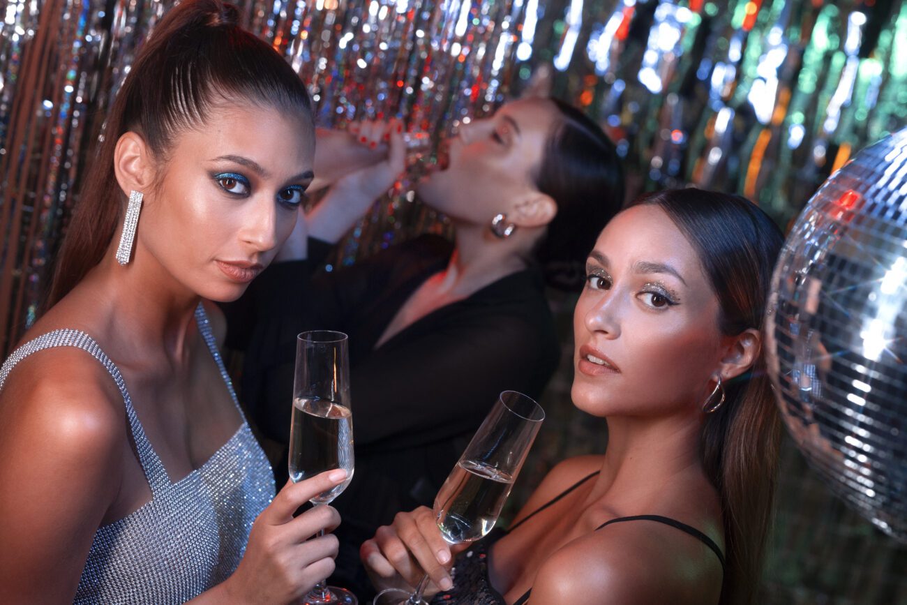 Is Picking Up Girls at the Club Easy? Brutal Truths and Winning Tactics